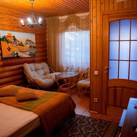Hotel Gostiniy Dvor Non-Stop à Kherson Extérieur photo