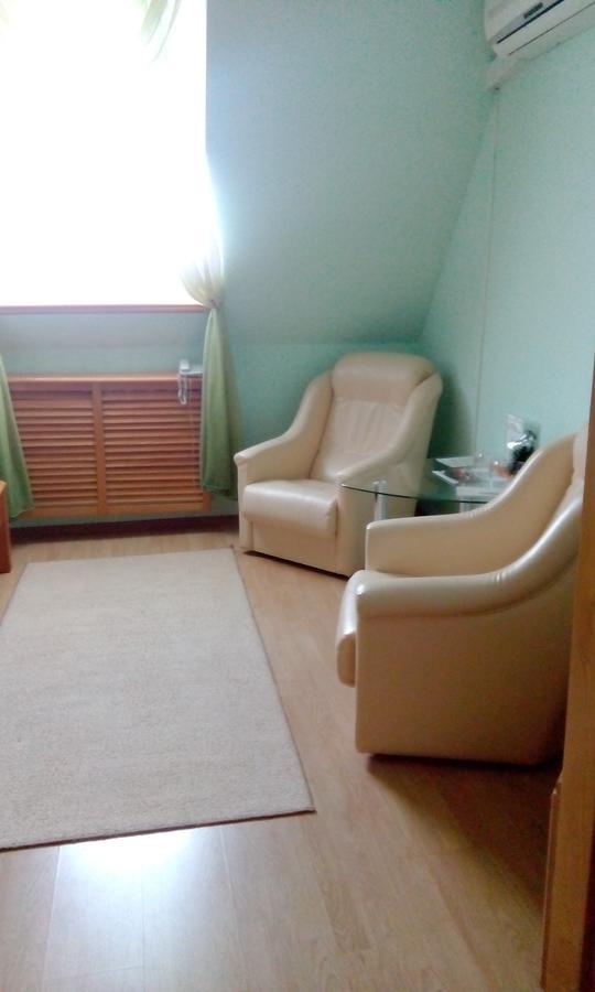 Hotel Gostiniy Dvor Non-Stop à Kherson Extérieur photo