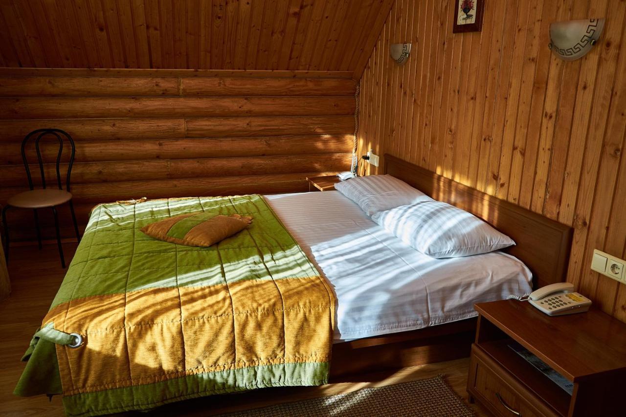 Hotel Gostiniy Dvor Non-Stop à Kherson Extérieur photo