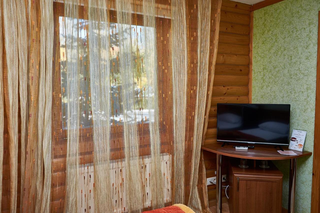 Hotel Gostiniy Dvor Non-Stop à Kherson Extérieur photo