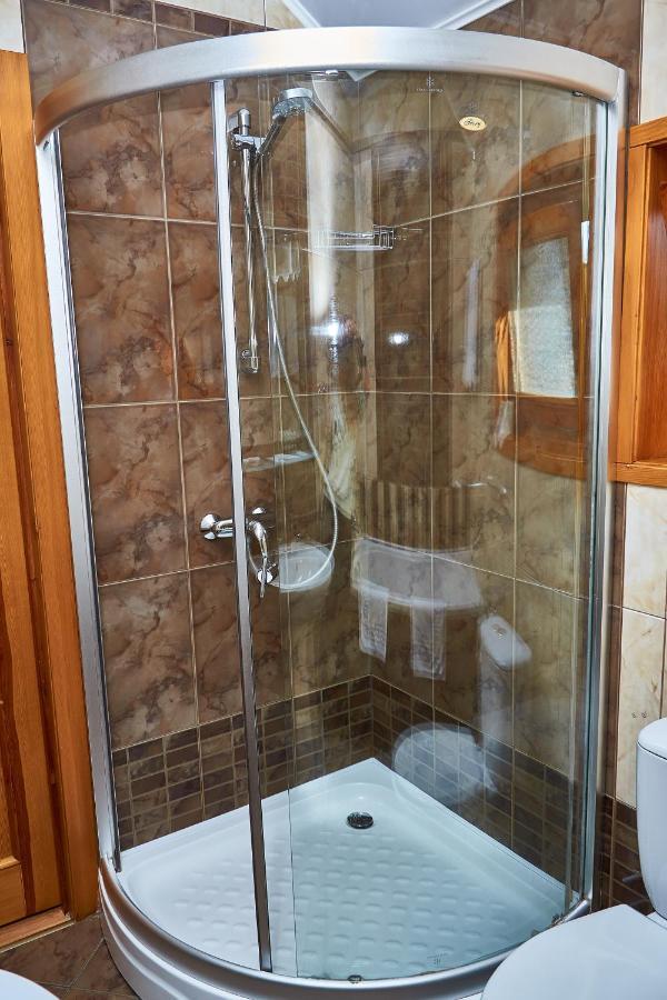 Hotel Gostiniy Dvor Non-Stop à Kherson Extérieur photo